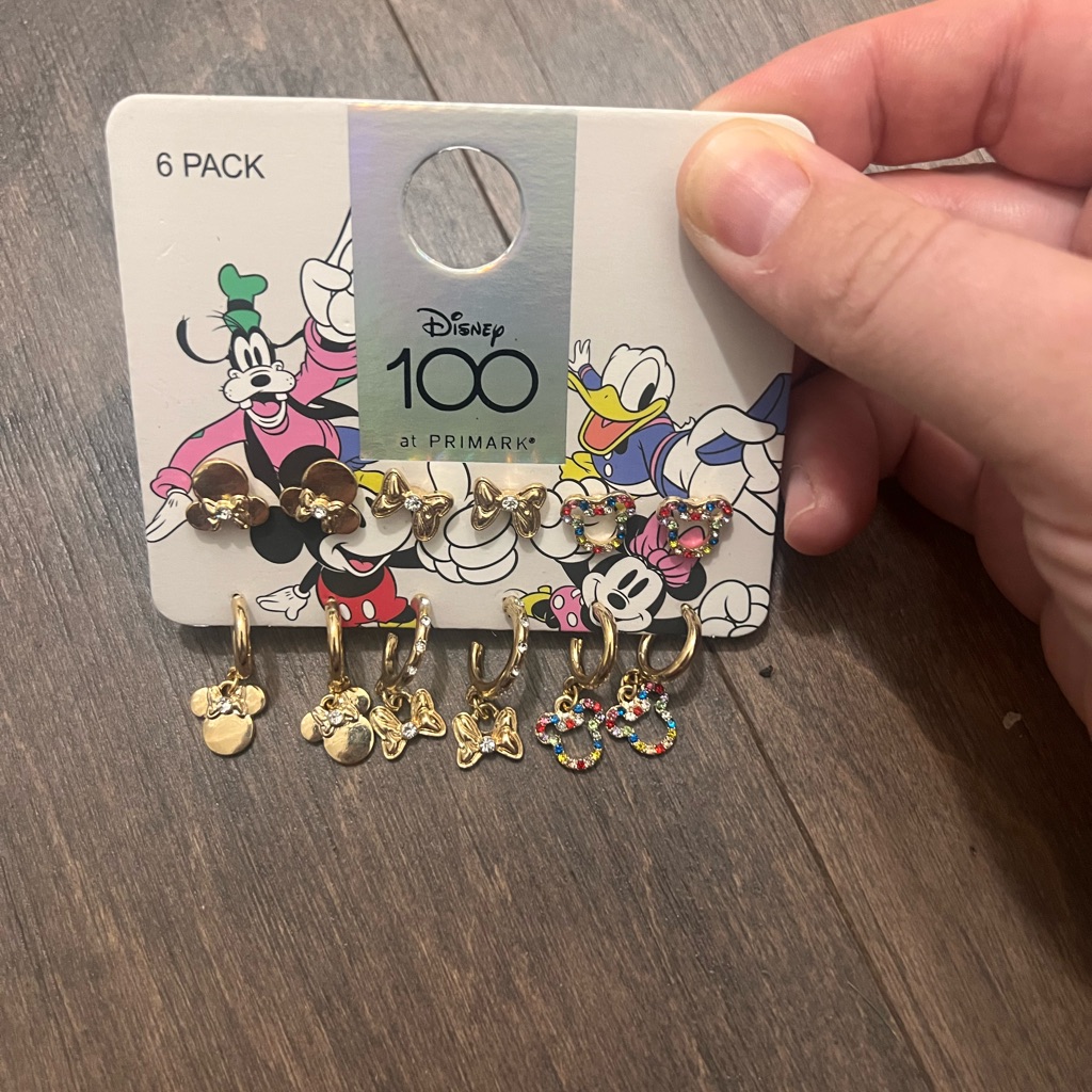 Disney 100 Earrings (6 Pack)